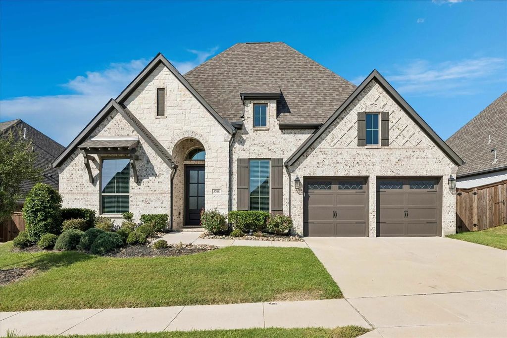 5708 Lake Jackson Drive, Fort Worth