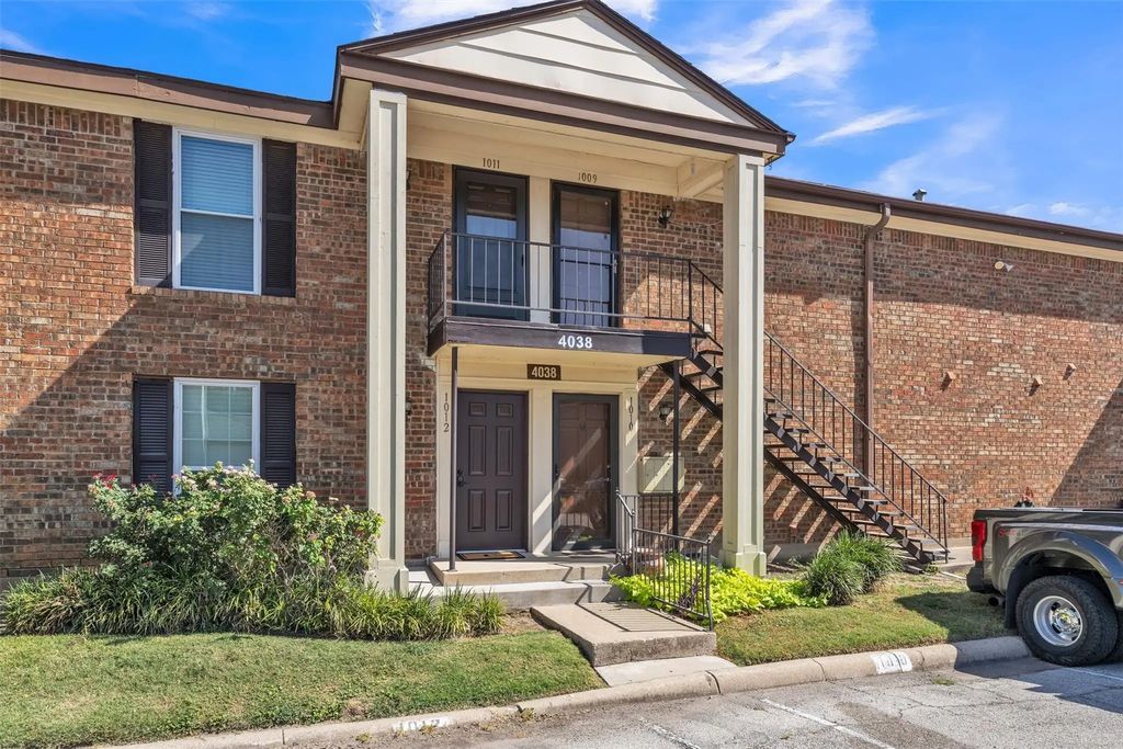 4038 Ridglea Country Club Drive 1011, Fort Worth