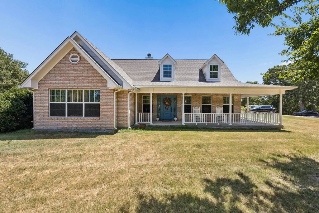 2024 County Road 1034, Greenville