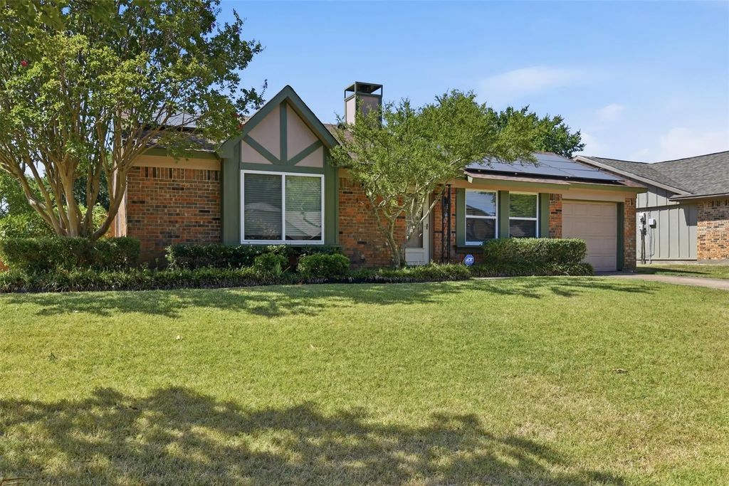 150 Brockway Drive, Rockwall