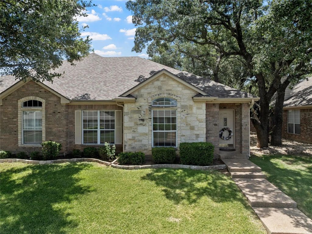 333 Old Mill Creek Drive, Woodway