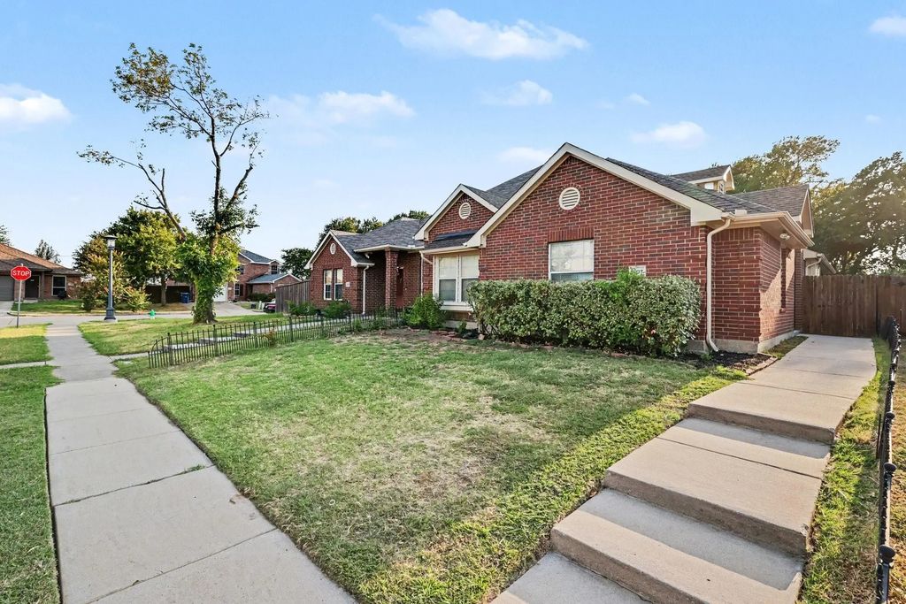 1637 Myrtle Drive, Little Elm