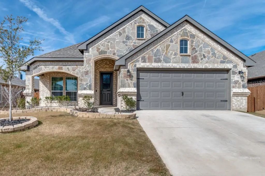 7521 Rothbury Drive, Fort Worth