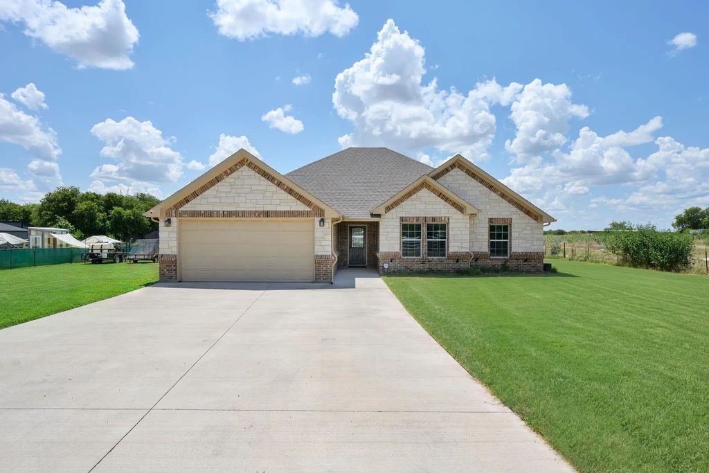 3213 Falcon Drive, Joshua