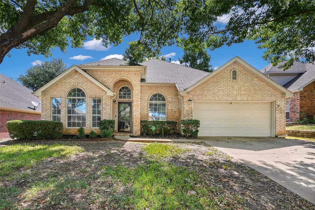 1004 Tennison Drive, Euless