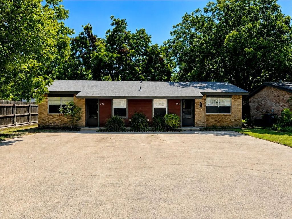 303 Elliott Street, Arlington