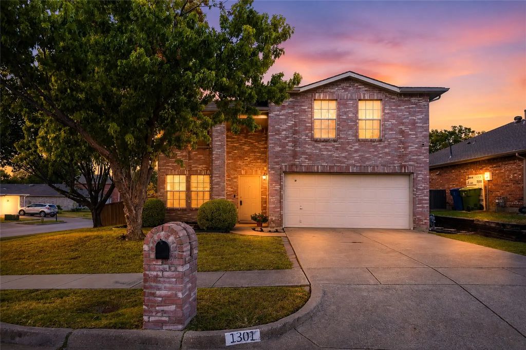 1301 Mill Crossing, Garland