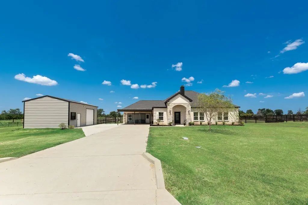 247 Private Road 7413 Road, Wills Point