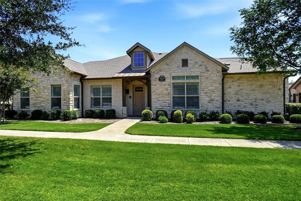 365 Watermere Drive, Southlake
