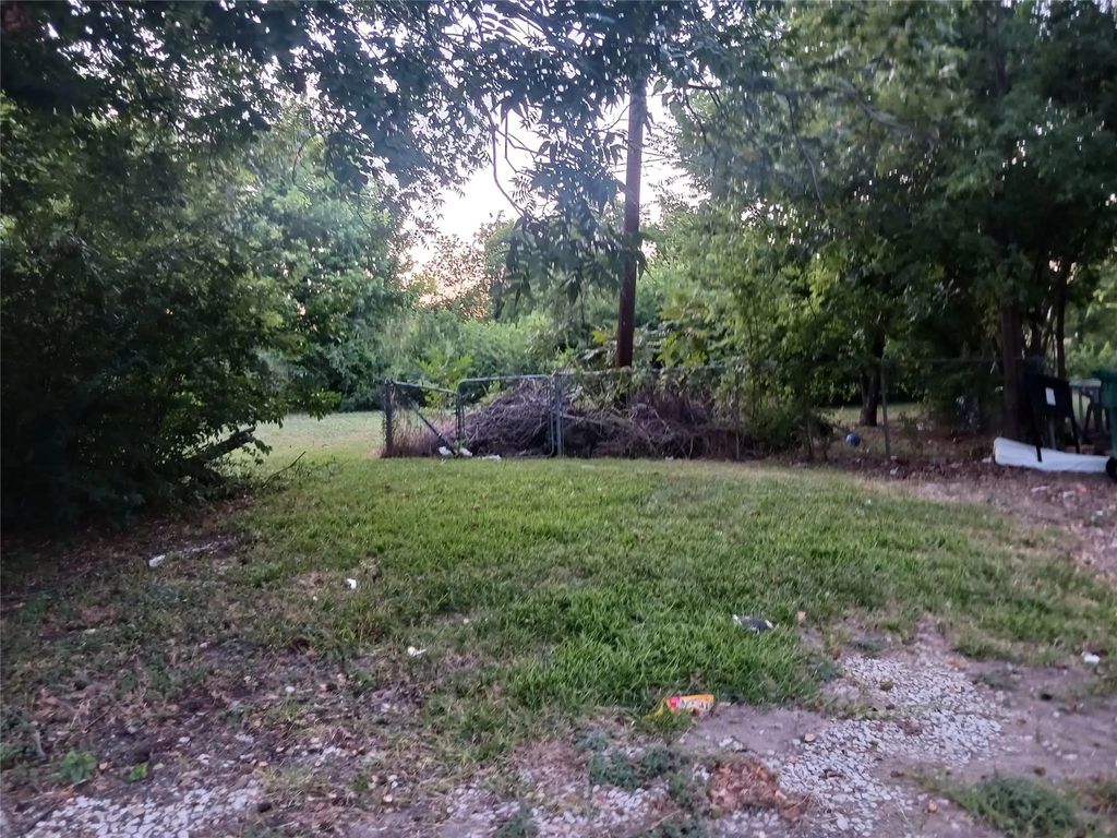 315 E Belt Line Road, Wilmer