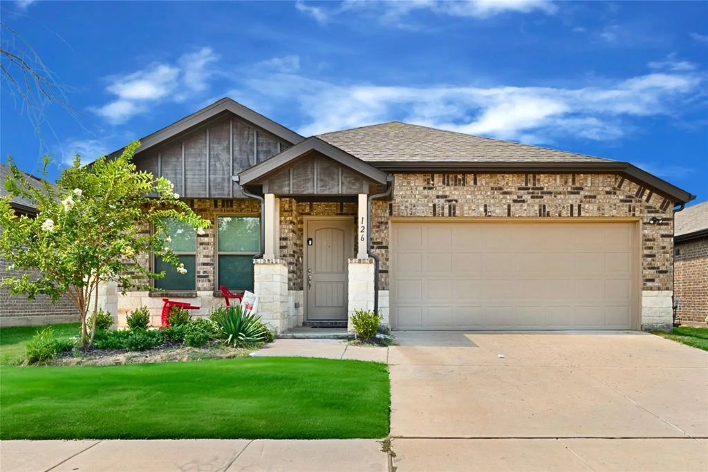 109 Knoll Pines Drive, Terrell