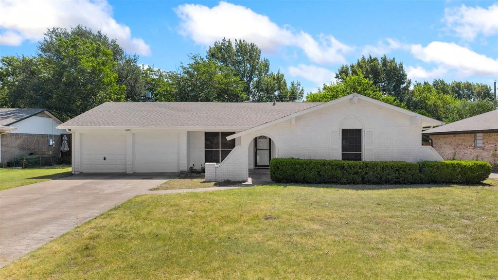 2020 Fordham Lane, Denton
