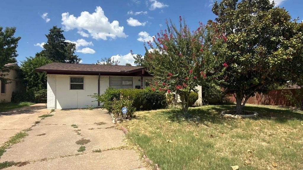 1851 Chevy Chase Drive, Carrollton