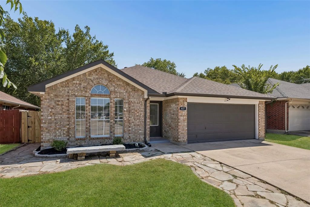 617 Forest Oaks Drive, Grand Prairie