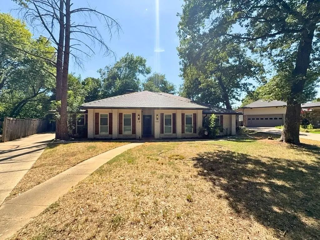 1900 Mill Run Drive, Arlington