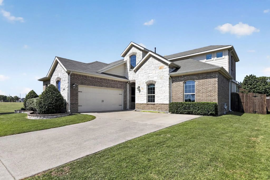 5213 Falcon Ridge Court, Rowlett