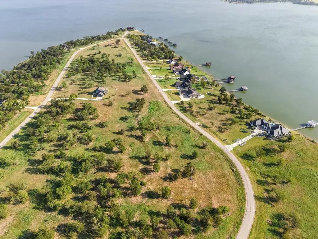 L 105 Diamond Point, Corsicana