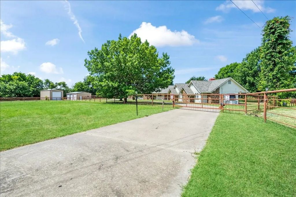 5393 State Highway 5, Van Alstyne