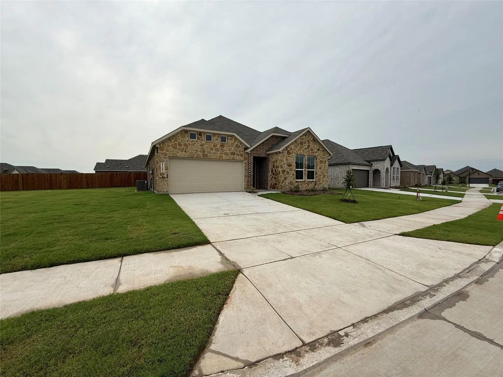 5105 Auburn Trace Lane, Princeton