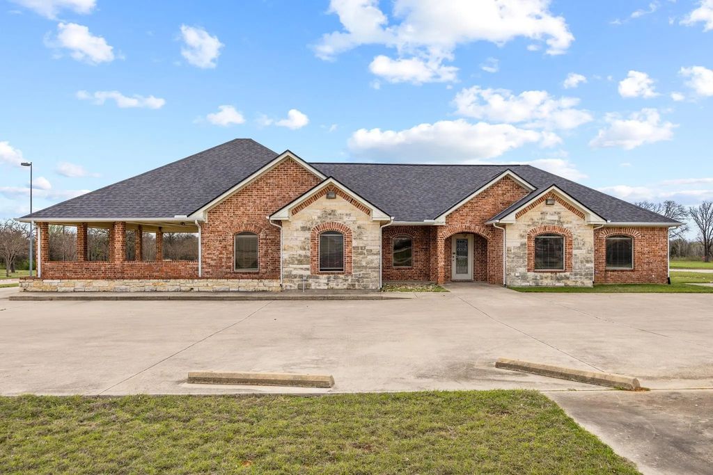 401 Center Court Drive, Bridgeport