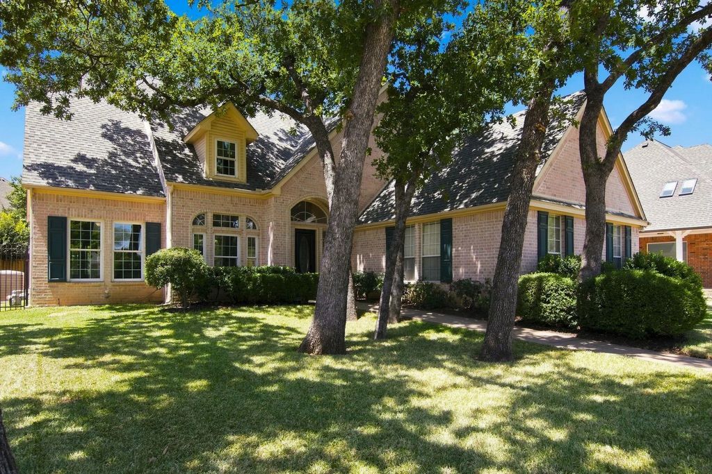 8321 Brandonwood Drive, North Richland Hills