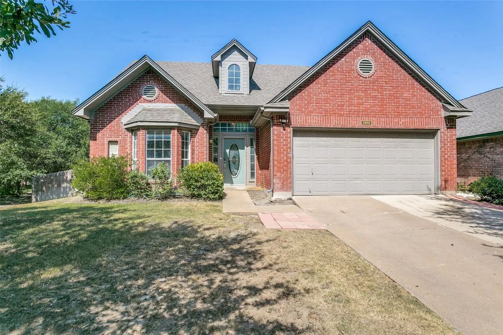 7413 Bear Lake Drive, Fort Worth