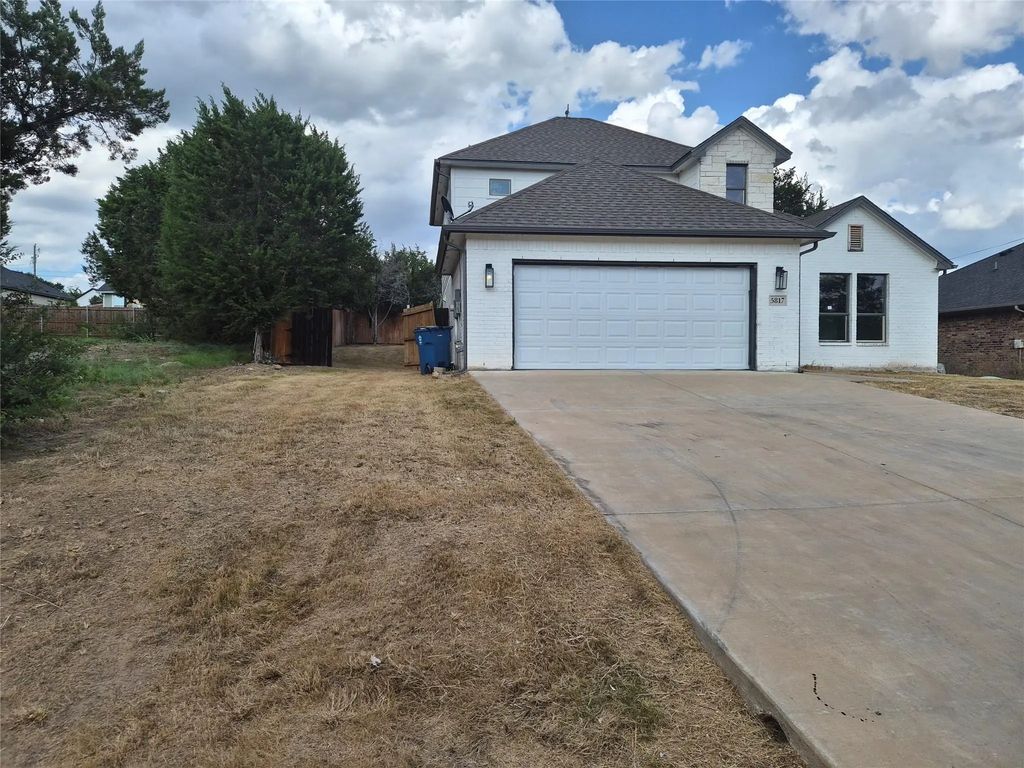 5817 Stonegate Circle, Granbury