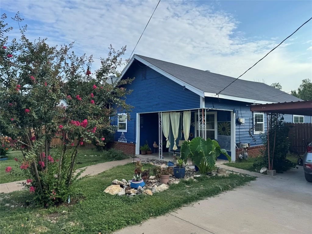 655 N Race Street, Stephenville