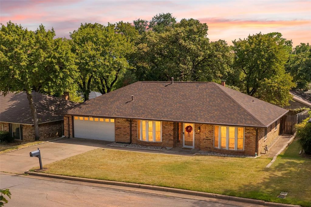 5710 Valley Ridge Court, Arlington