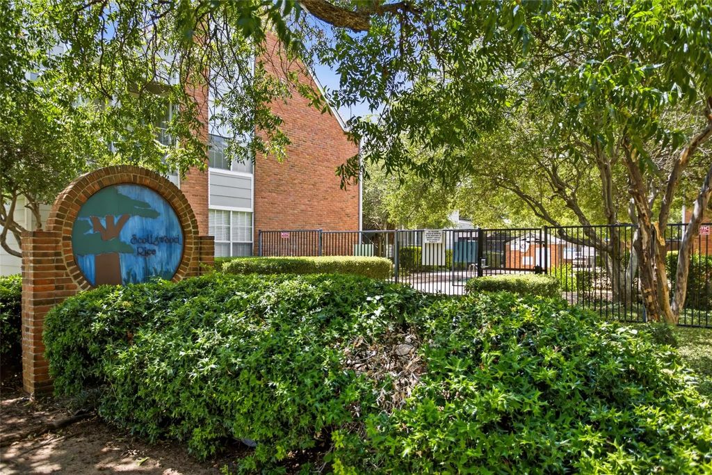 3206 S Fielder Road 100, Arlington