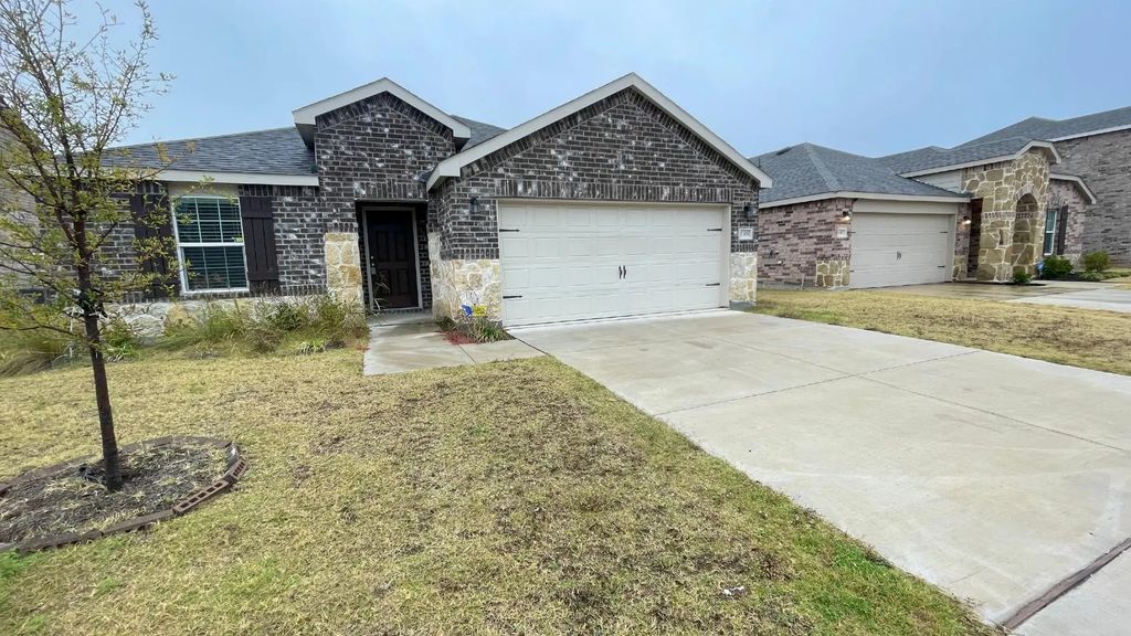 1315 Binfield Drive, Forney
