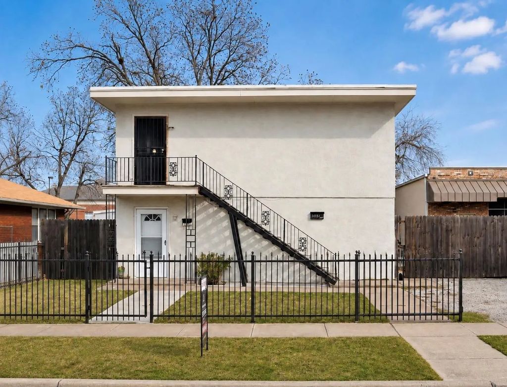 3039 College Avenue, Fort Worth
