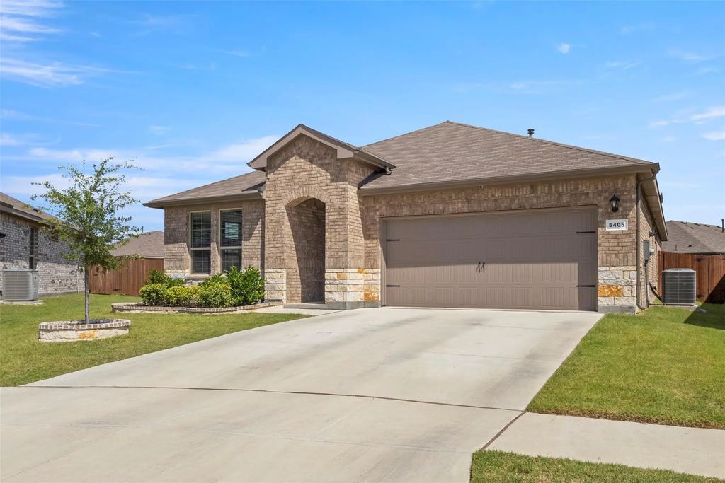 5405 N Wind Lane, Fort Worth