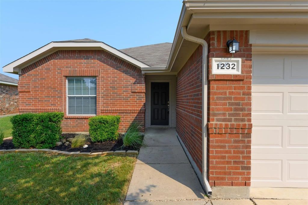 1232 Round Pen Run, Fort Worth