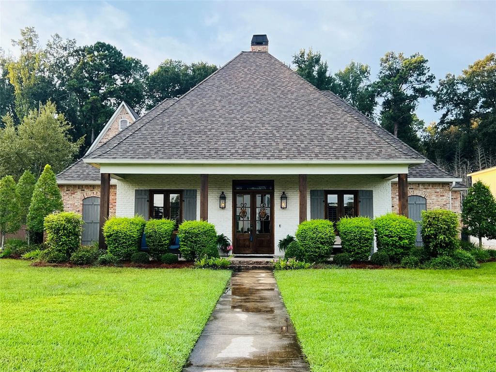 435 Oakwood Trace Court, Shreveport