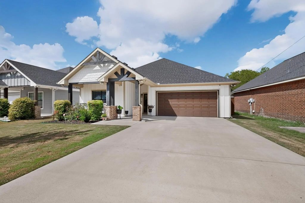 215 1/2 Aldridge Street, Waxahachie