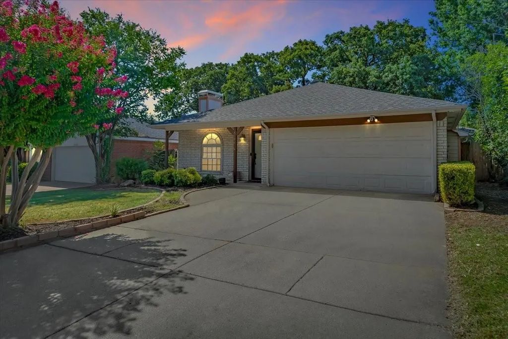 5906 Santa Fe Drive, Arlington