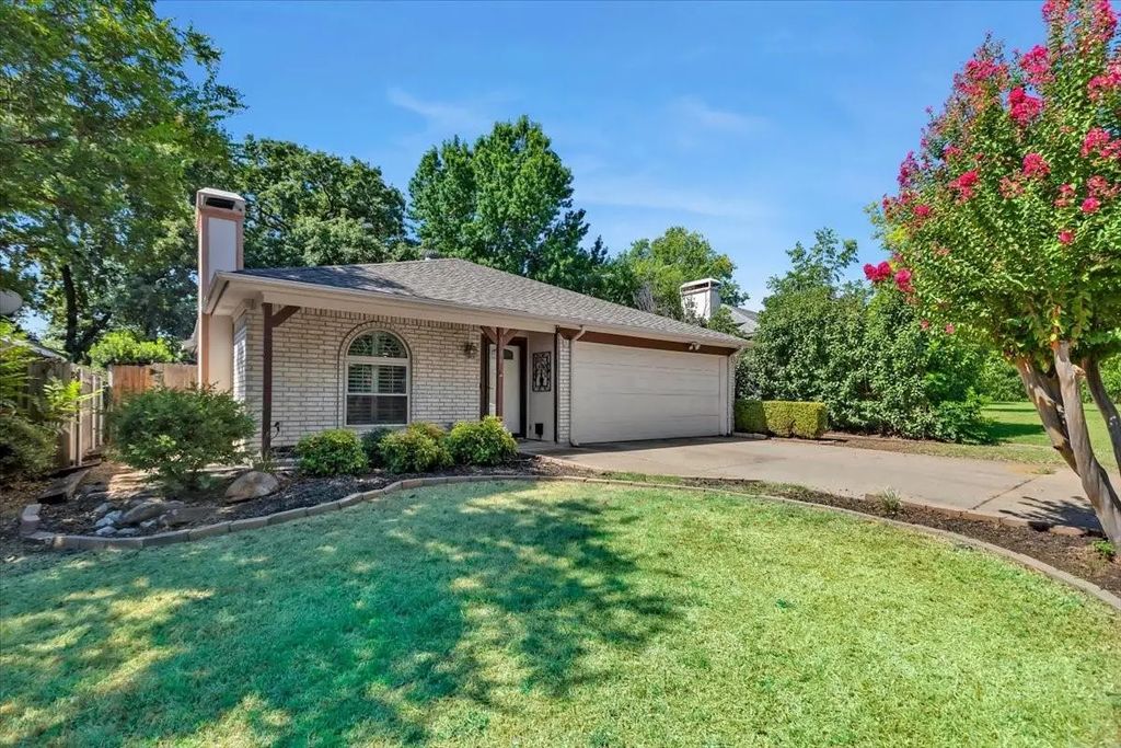 5906 Santa Fe Drive, Arlington