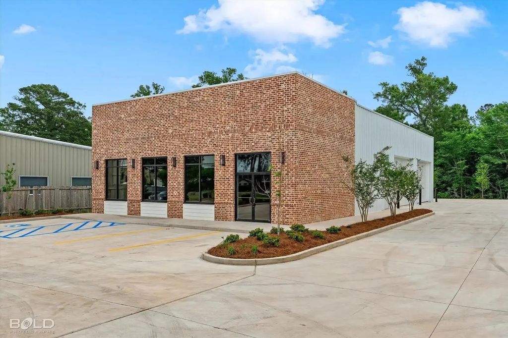 9305 Wallace Lake Road, Shreveport