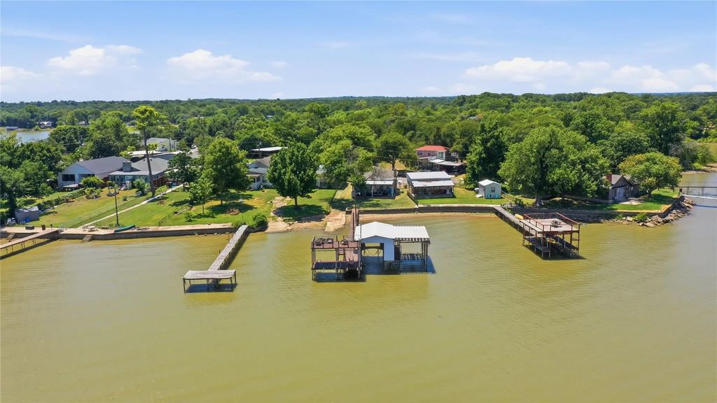 6820 Briar Road, Azle