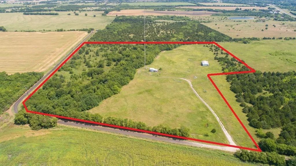 1062 County Road 1057, Greenville