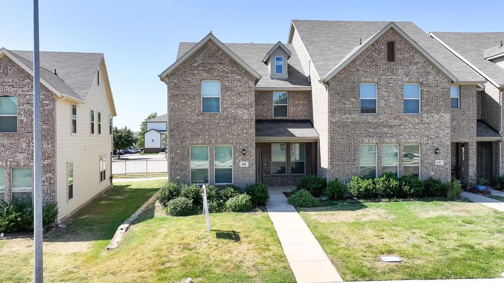 441 Milverton Drive, Fort Worth