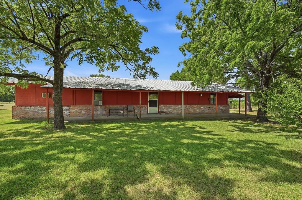 2134 Flowing Wells Road, Pottsboro