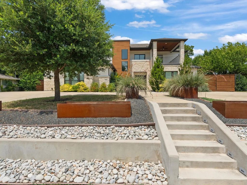 3061 Selma Lane, Farmers Branch