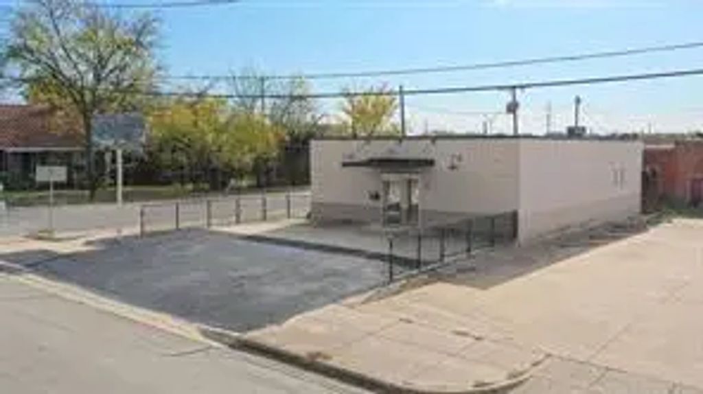 2636 Meadowbrook Drive, Fort Worth