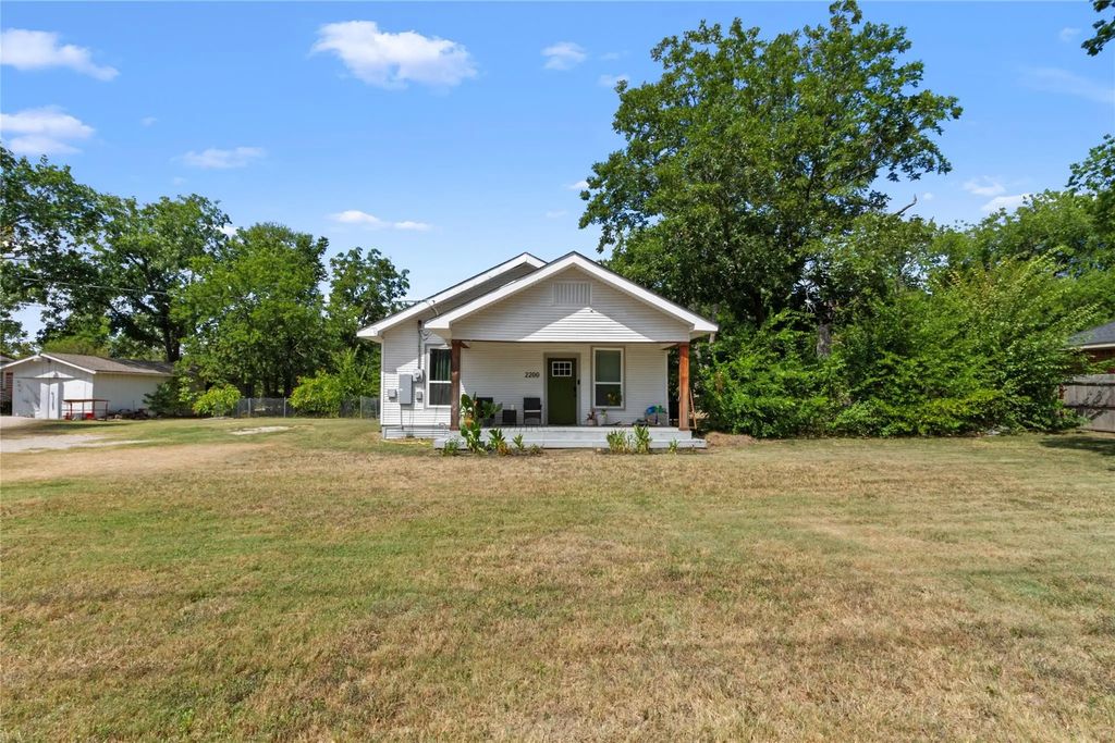2200 N Beaton Street, Corsicana