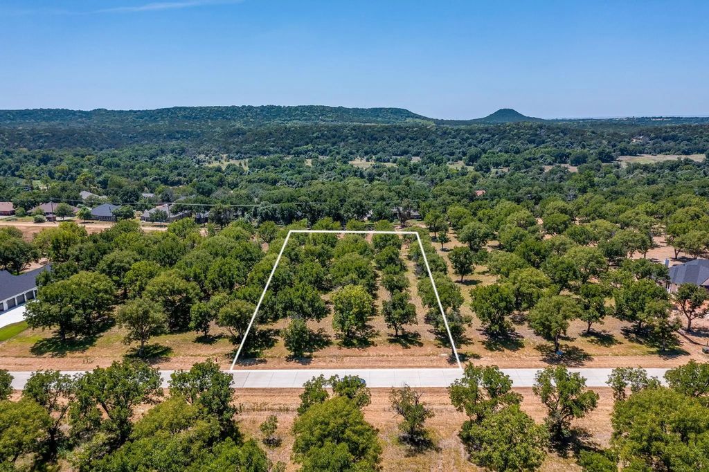 2373 E Landings S, Granbury