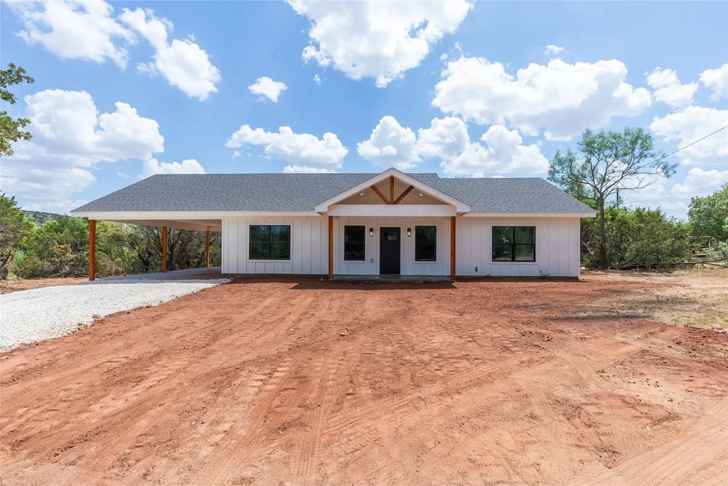 233 Britton Avenue, Ovalo