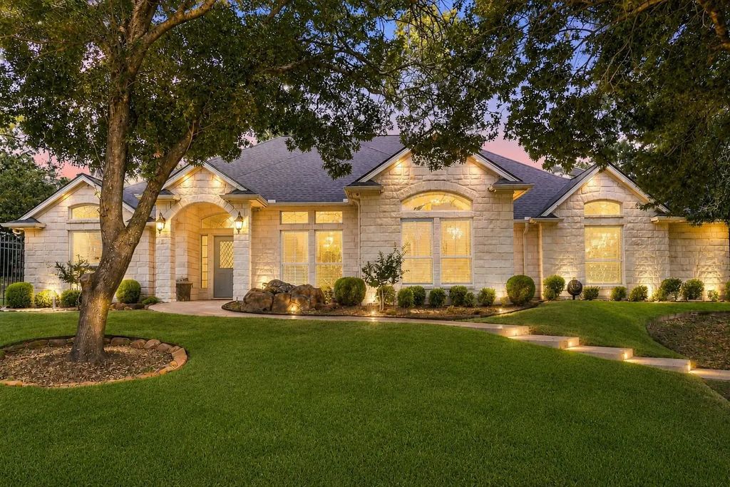 144 Saddle Brook Drive, Hudson Oaks