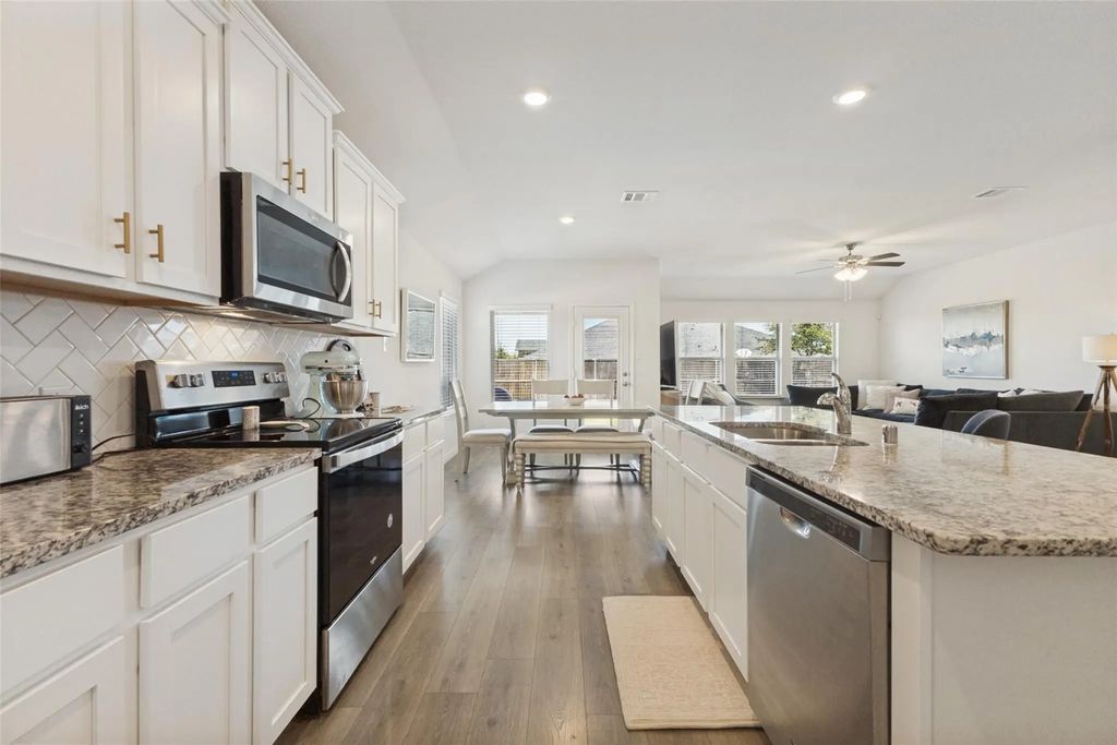 1112 Cherry Blossom Street, Anna